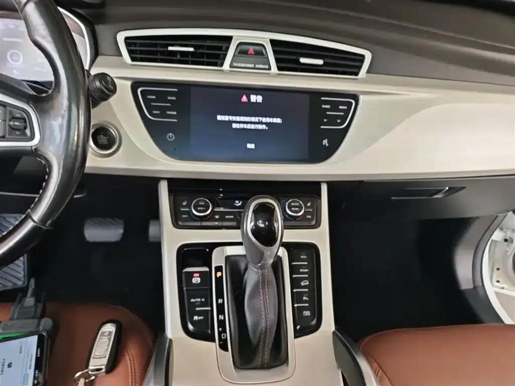 Geely Boyue 2018 1.8TD Automatic AWD Smart Supreme 4G Connected Edition — миниатюра 13