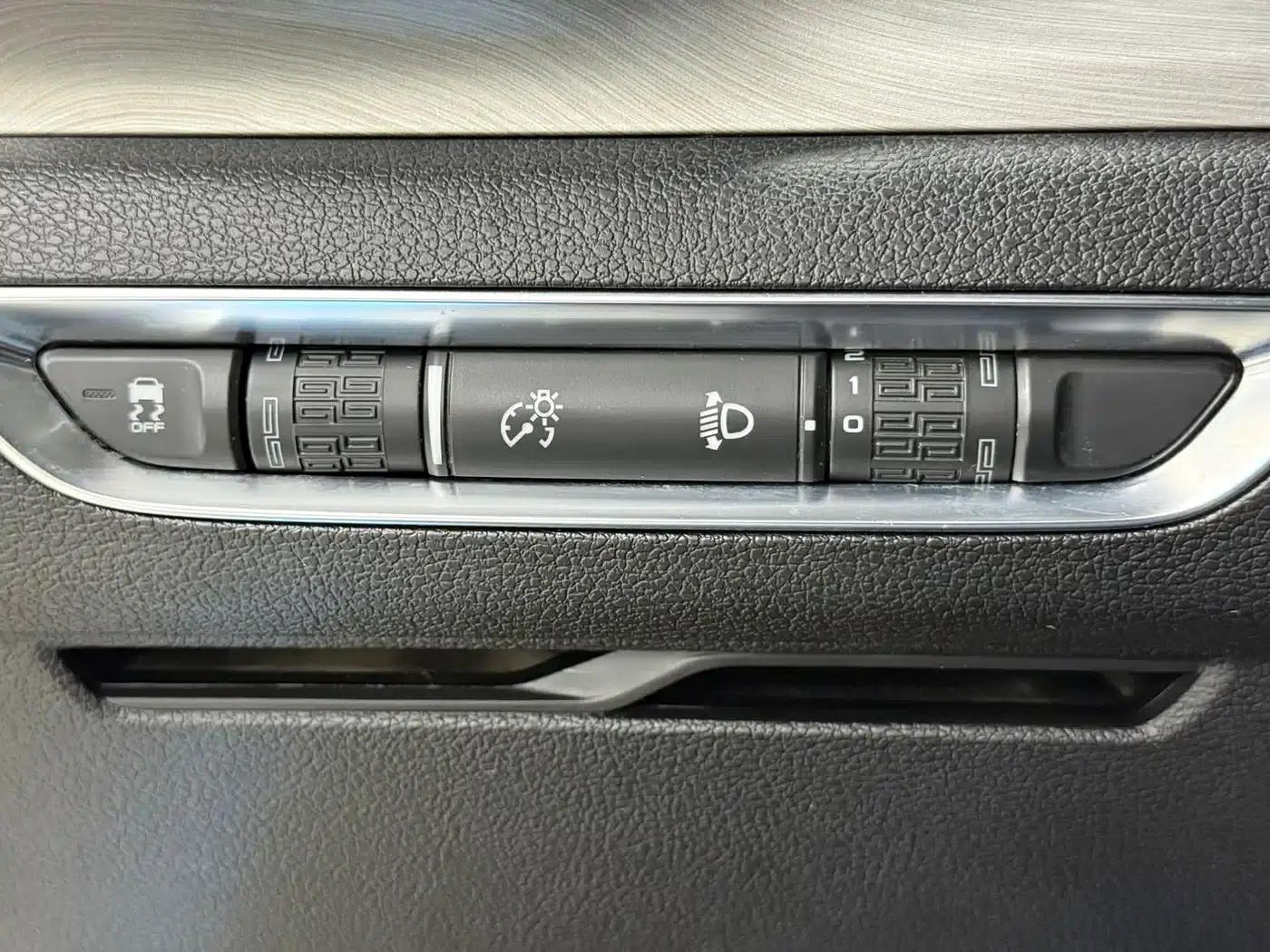 Geely Binyue 2021 1.4T DCT Platinum Edition — миниатюра 13