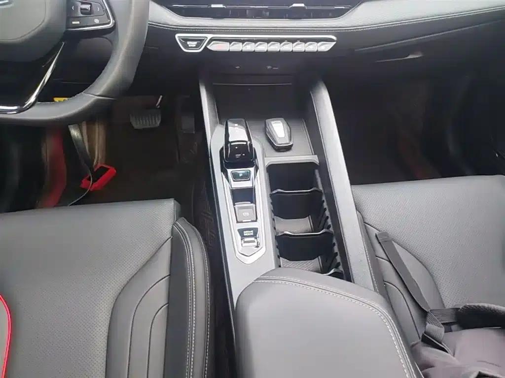 Binrui 2024 Model Binrui COOL 1.5T DCT Dragon Edition — миниатюра 13