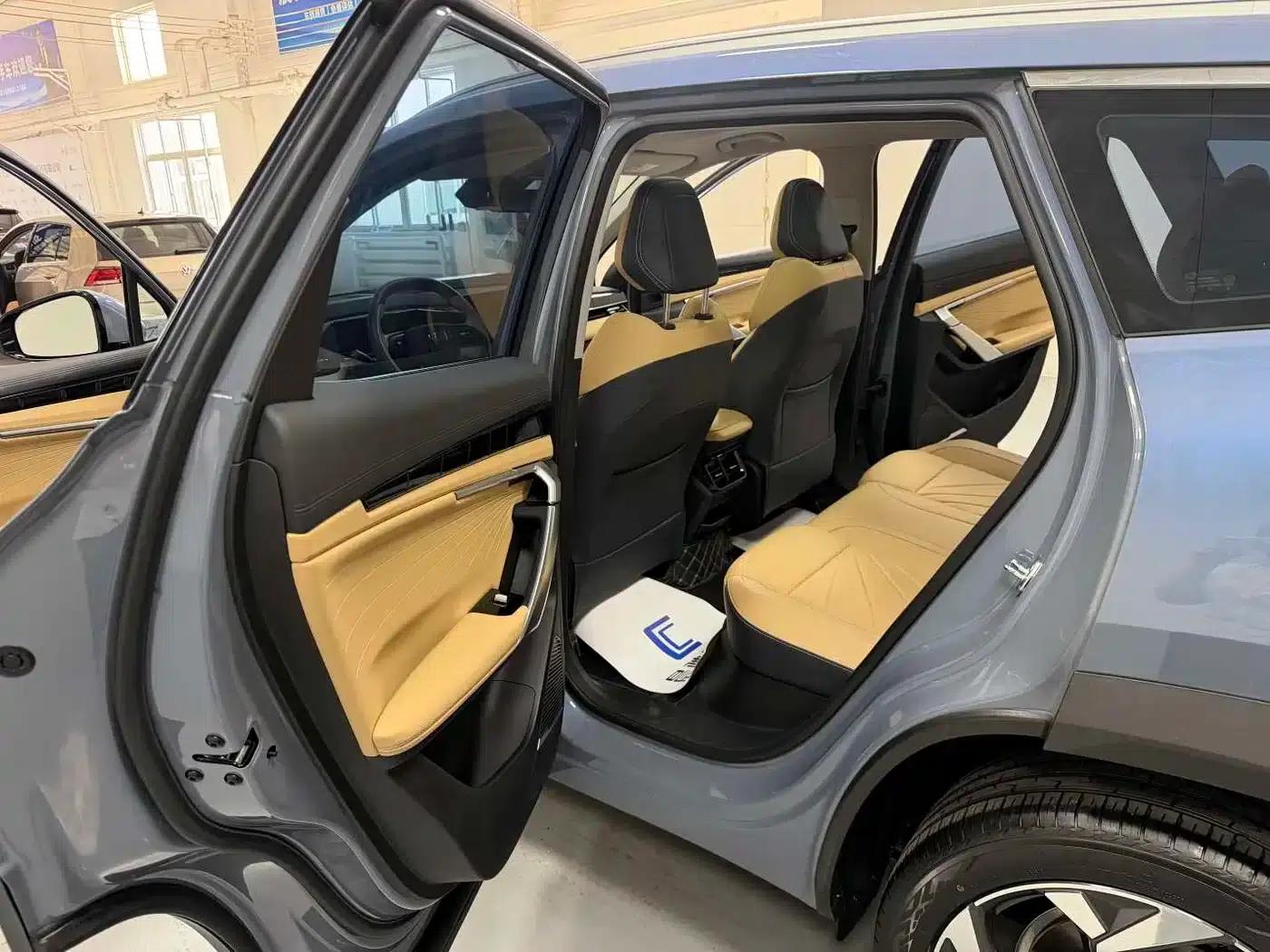 Geely Boyue L 2023 1.5TD DCT Premium Edition — миниатюра 12