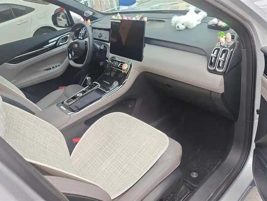 Geely Boyue L 2025 Fourth Generation 1.5TD DCT (Mountain and River) — миниатюра 8