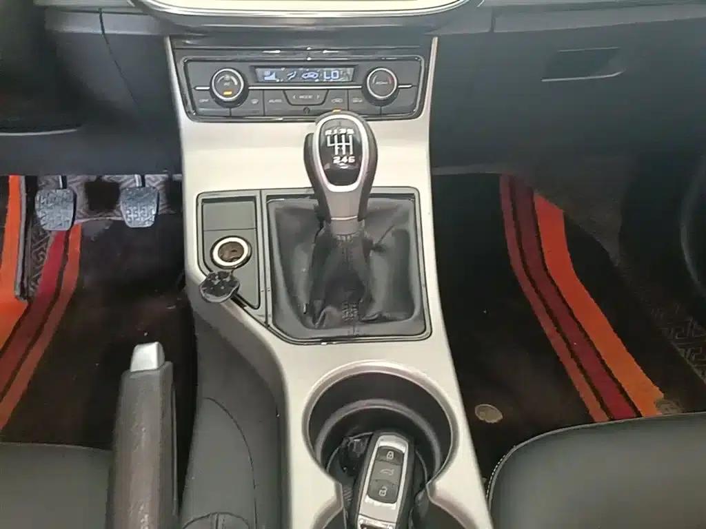 Geely Emgrand GL 2017 1.8L Manual Elite — миниатюра 14