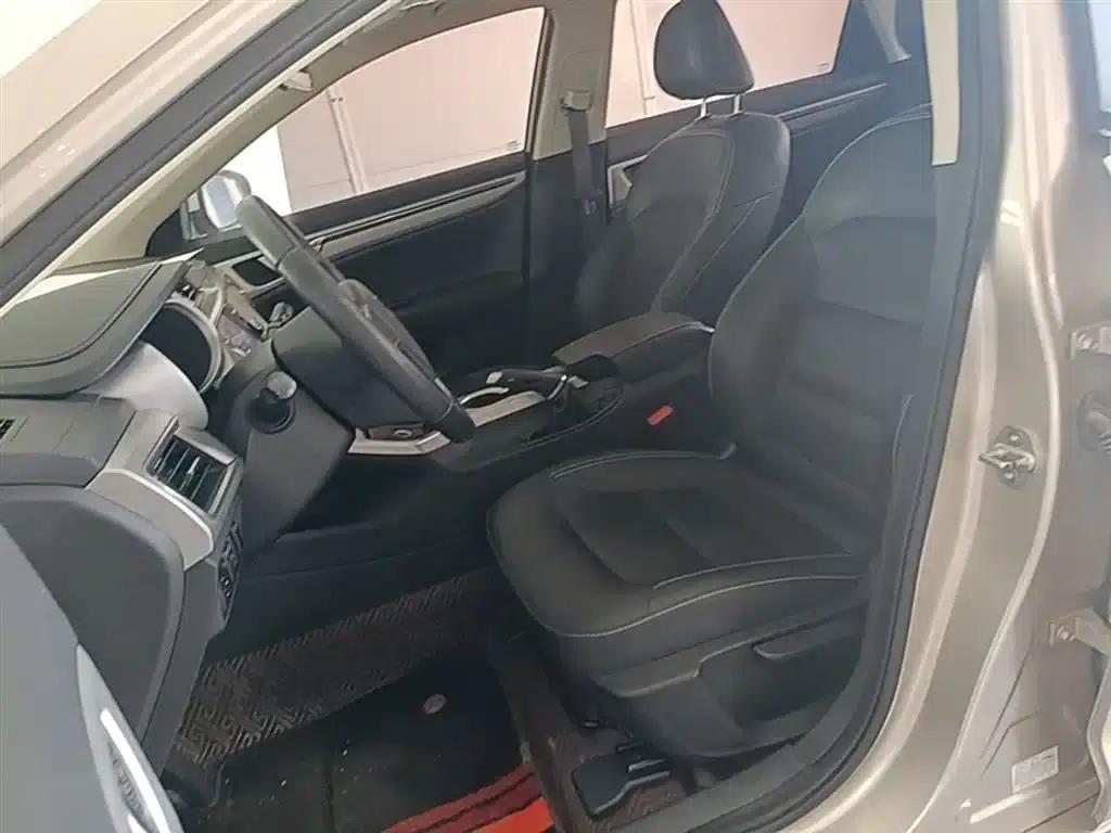 Geely Emgrand GL 2017 1.8L Manual Elite — миниатюра 15