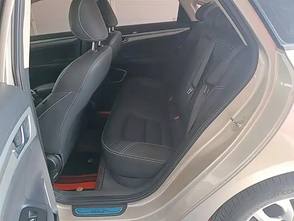 Geely Emgrand GL 2017 1.8L Manual Elite — миниатюра 17