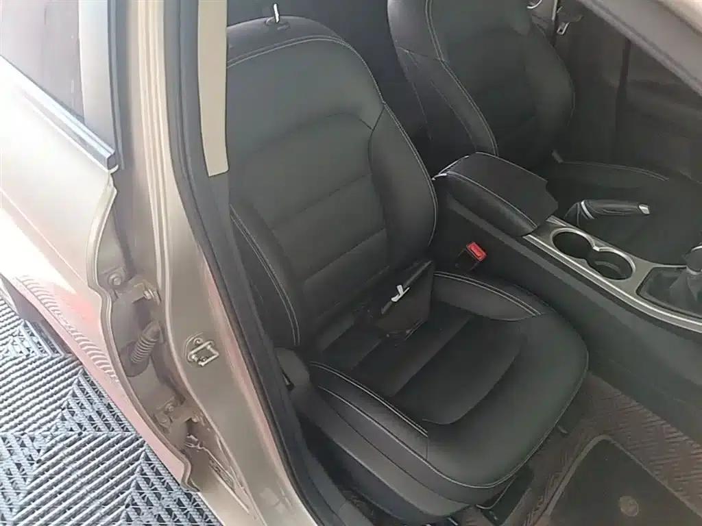 Geely Emgrand GL 2017 1.8L Manual Elite — миниатюра 25