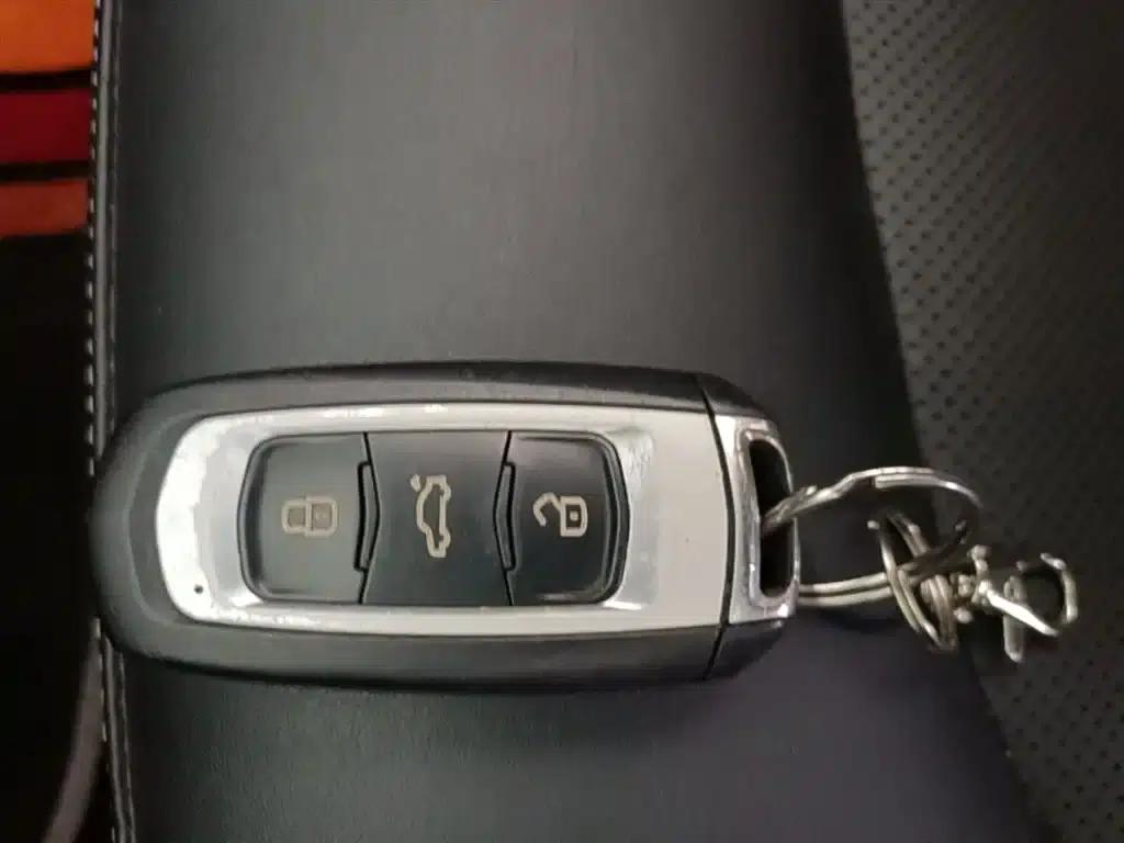 Geely Emgrand GL 2017 1.8L Manual Elite — миниатюра 9