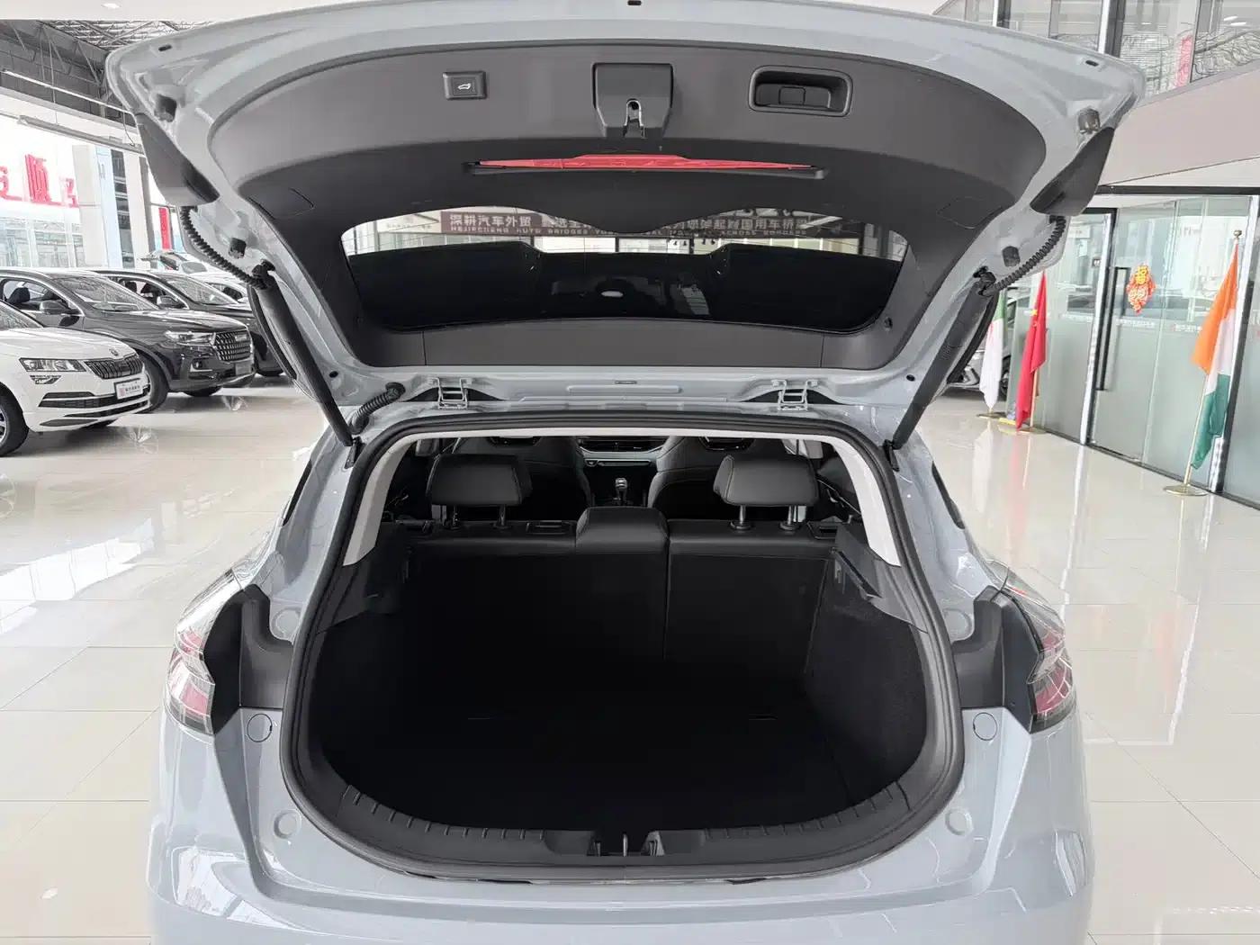 Geely Emgrand S 2022 1.4T CVT Crossover Player Edition — миниатюра 12
