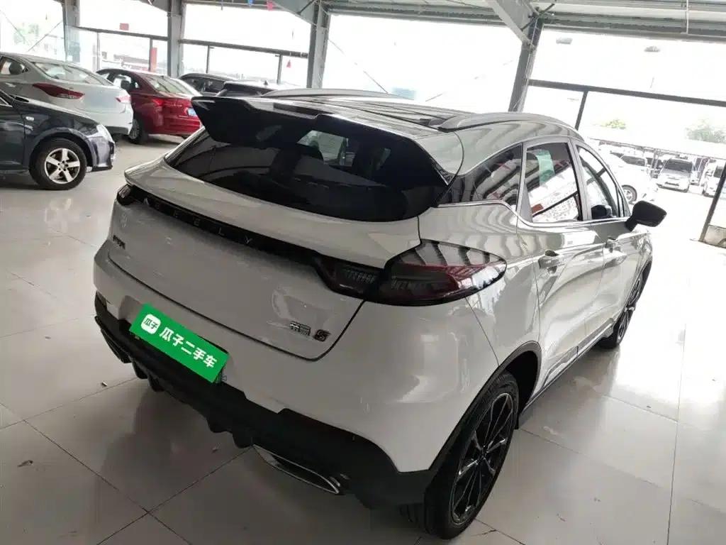 Geely Emgrand S 2021 1.4T CVT Luxury Edition — миниатюра 7