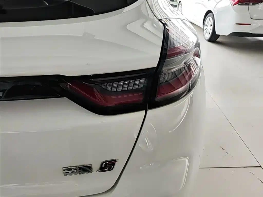 Geely Emgrand S 2021 1.4T CVT Luxury Edition — миниатюра 8