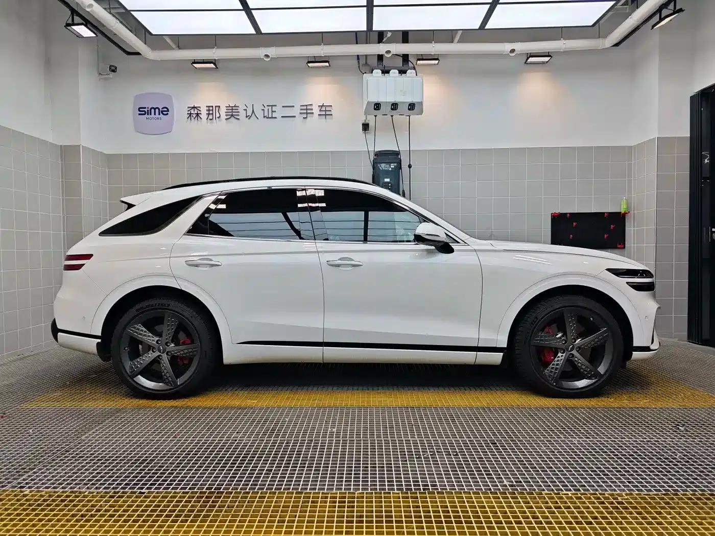Genesis GV70 2023 2.5T AWD Flagship Edition — миниатюра 15