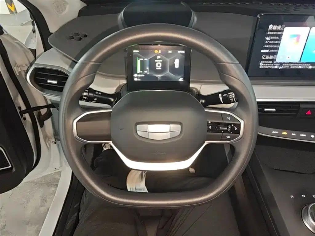 Geely Geometry A 2024 500KM Travel Edition — миниатюра 11