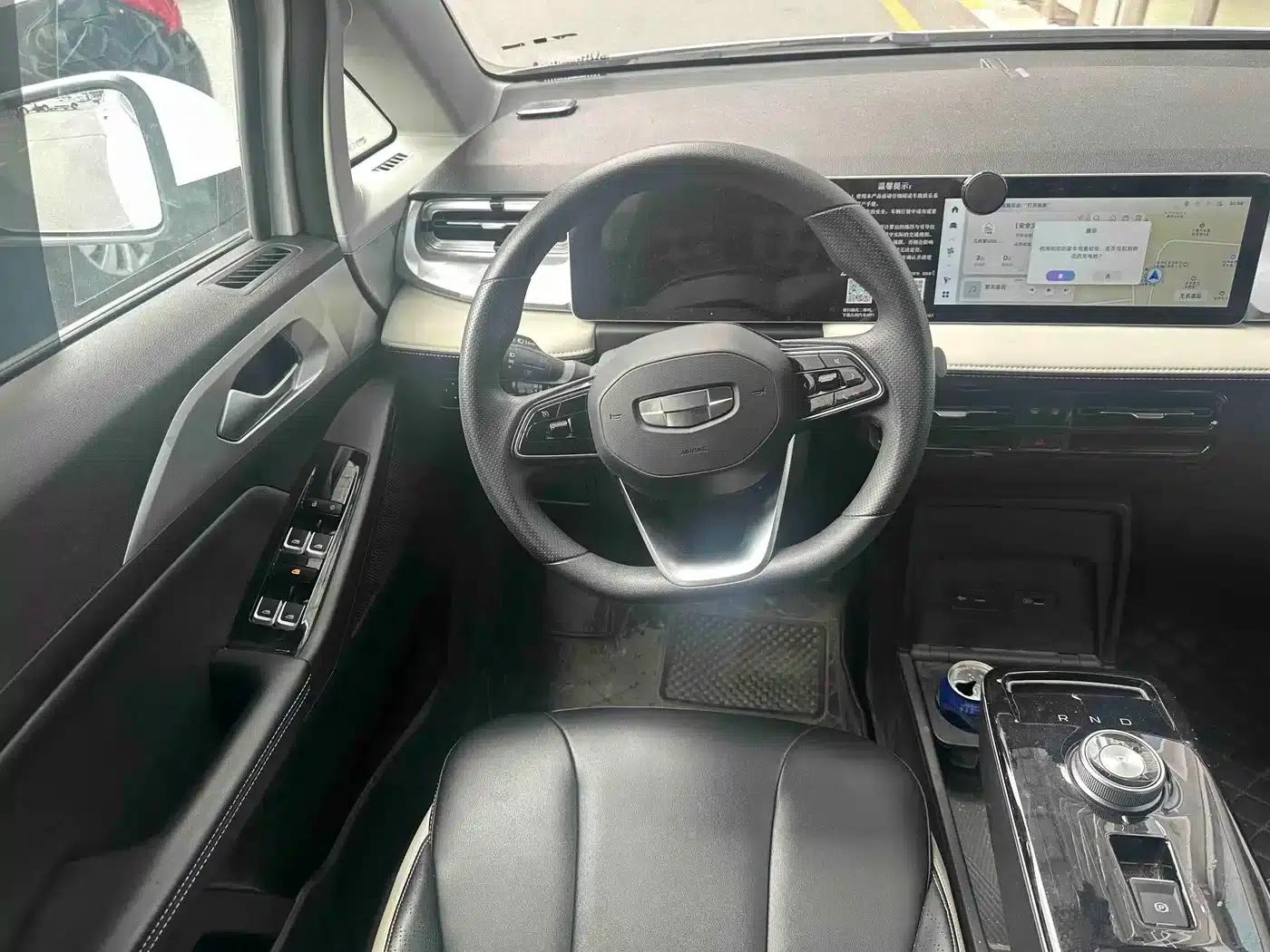 Geely Geometry E Firefly 2023 Model 320KM Happy Tiger 5-Seater — миниатюра 11