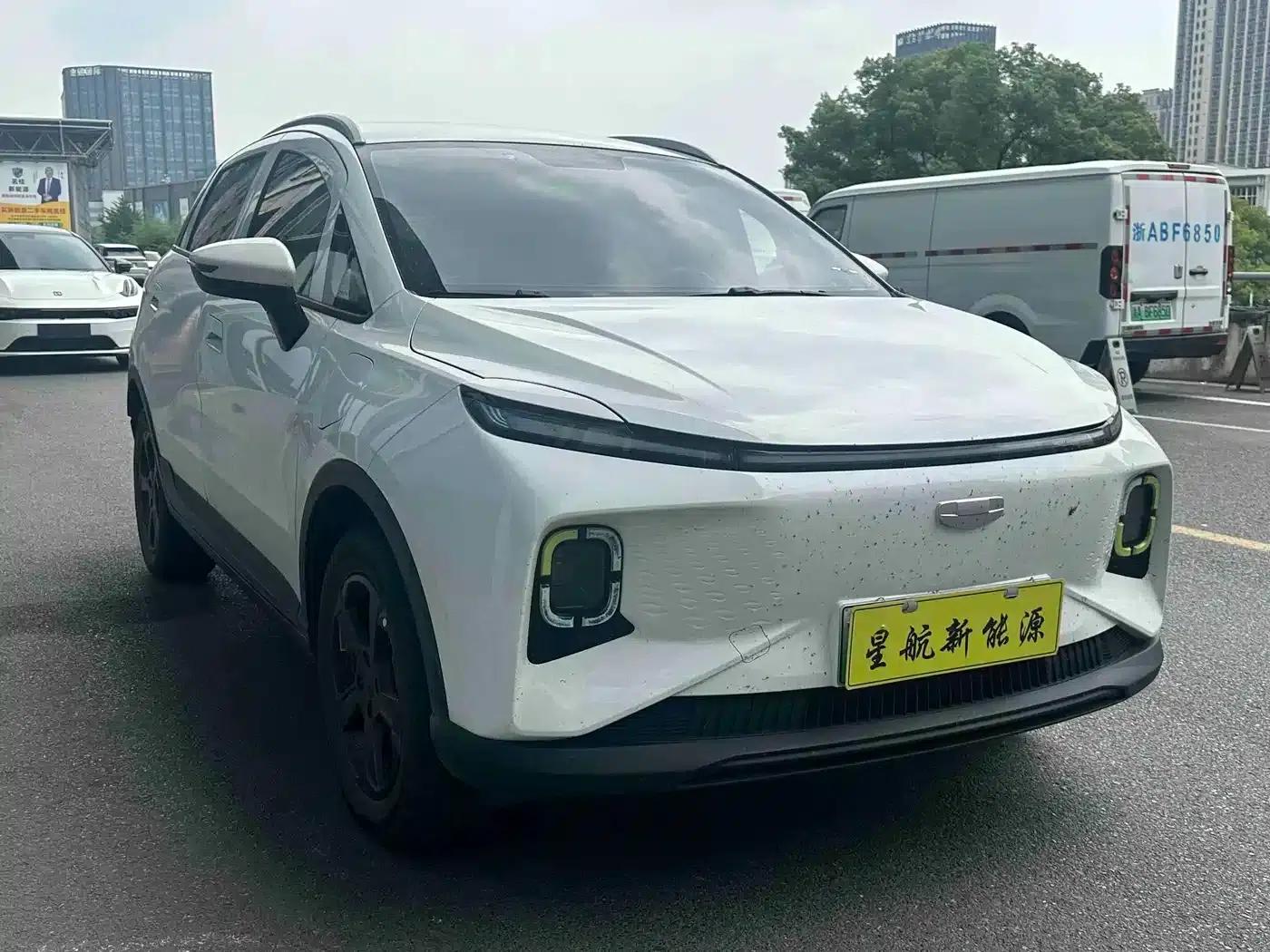 Geely Geometry E Firefly 2023 Model 320KM Happy Tiger 5-Seater — миниатюра 3