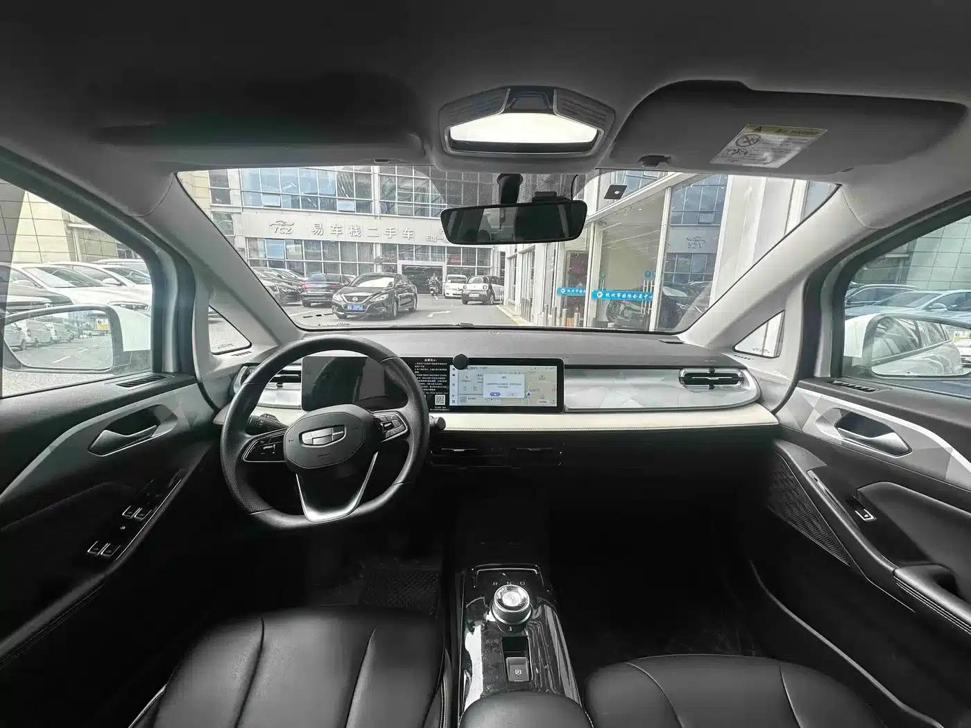 Geely Geometry E Firefly 2023 Model 320KM Happy Tiger 5-Seater — миниатюра 10