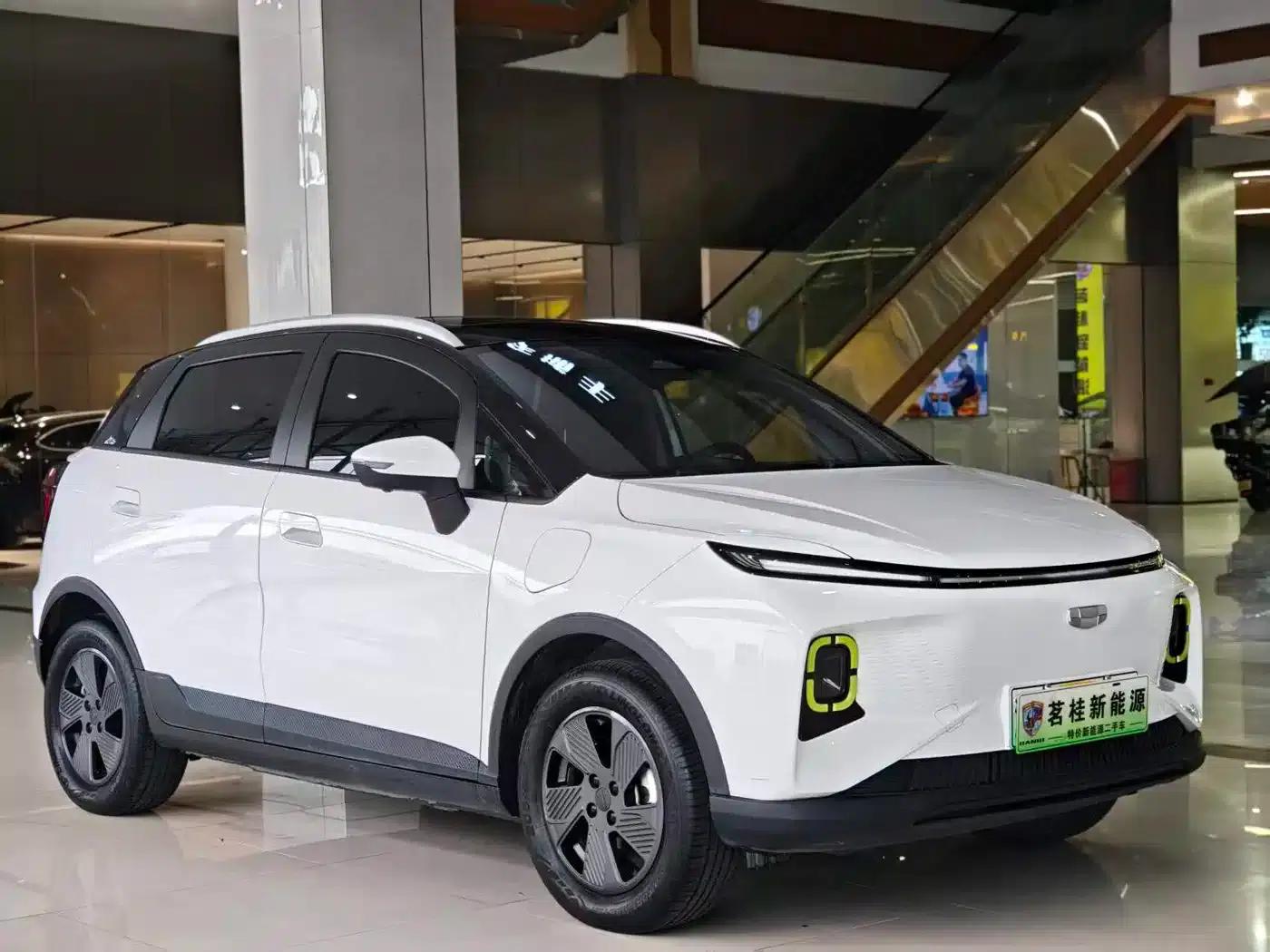 Geely Geometry E Firefly 2023 Model 401KM Thunder Tiger 5-Seater — миниатюра 15