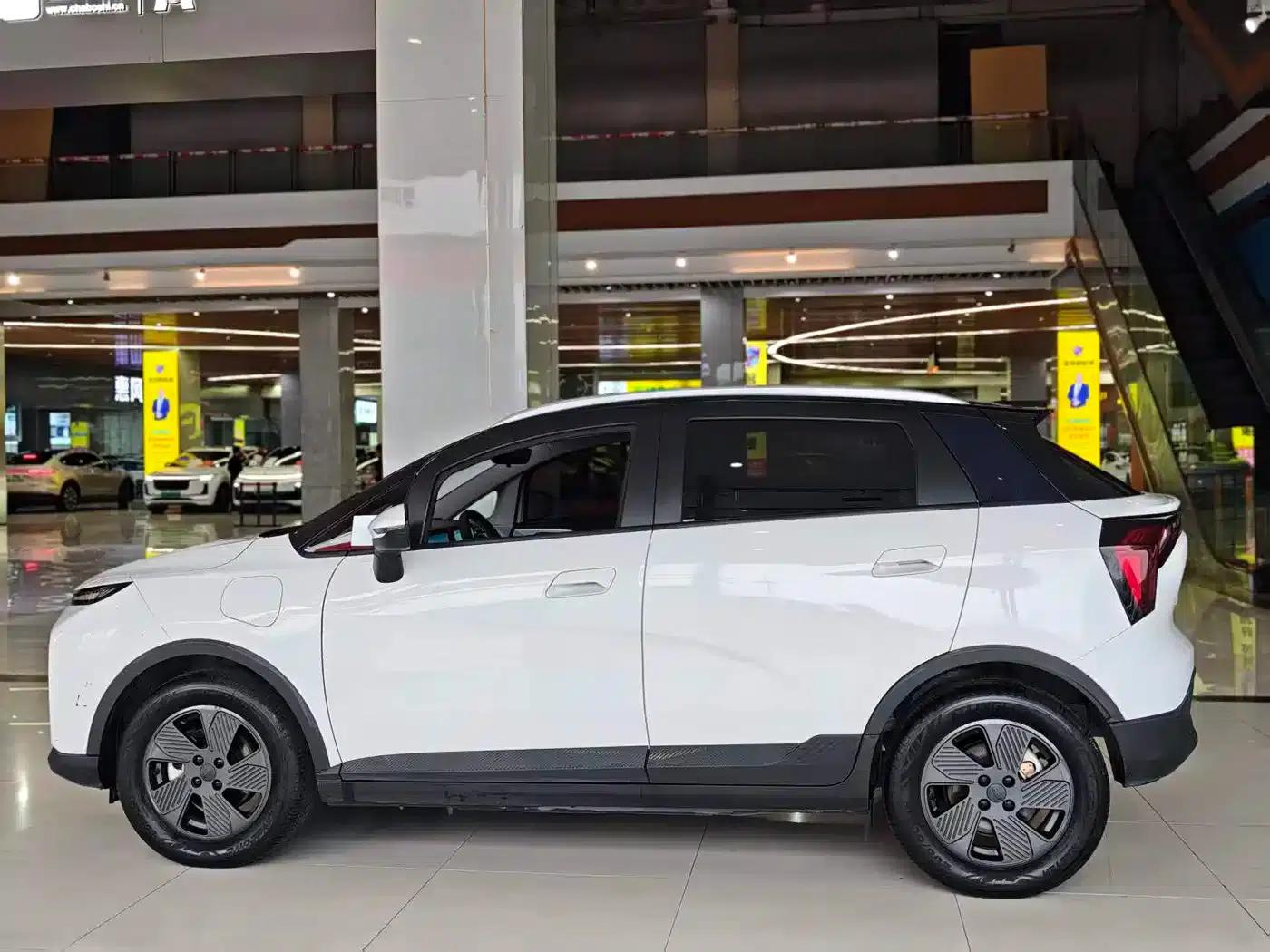 Geely Geometry E Firefly 2023 Model 401KM Thunder Tiger 5-Seater — миниатюра 3