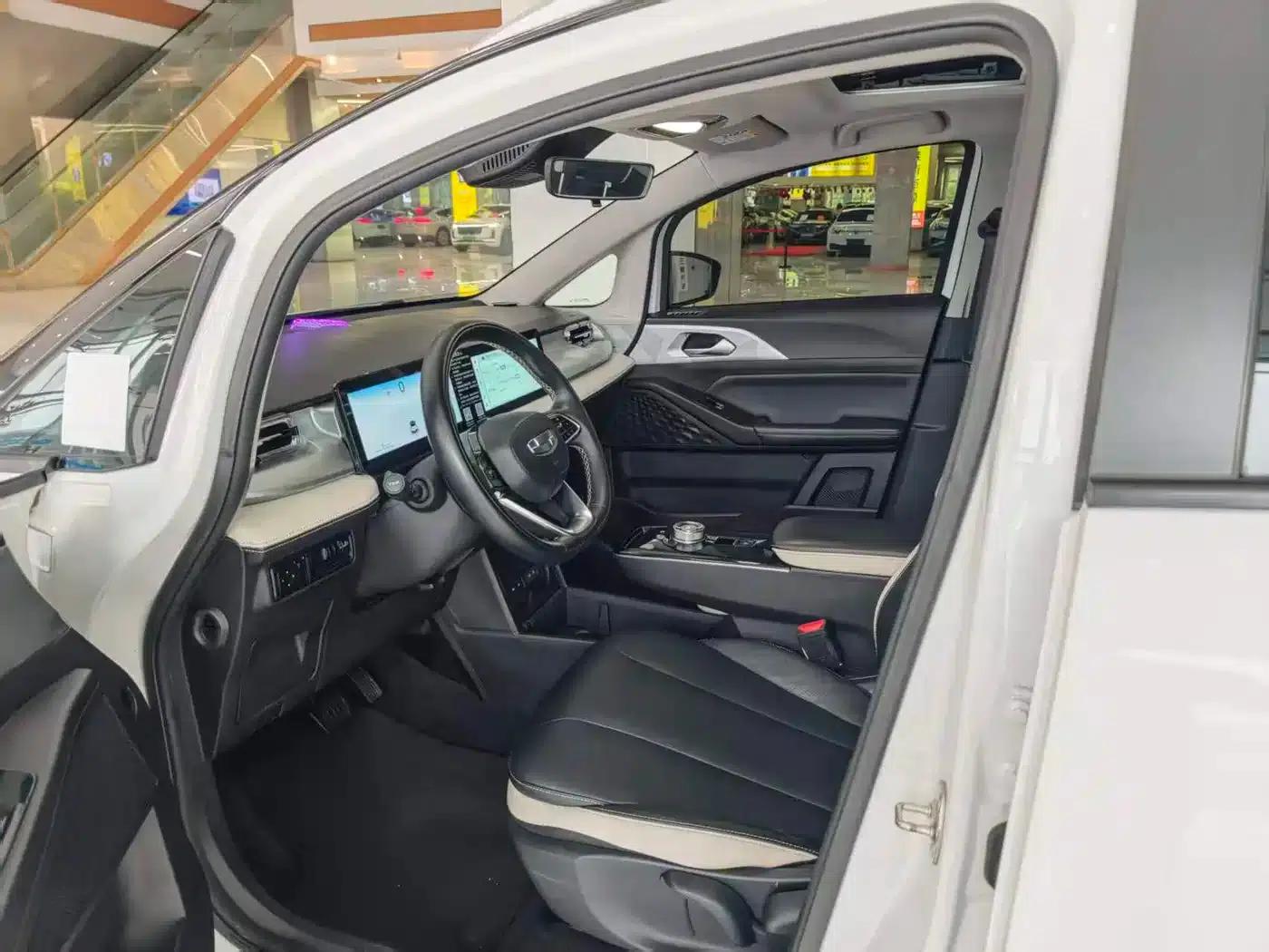 Geely Geometry E Firefly 2023 Model 401KM Thunder Tiger 5-Seater — миниатюра 4