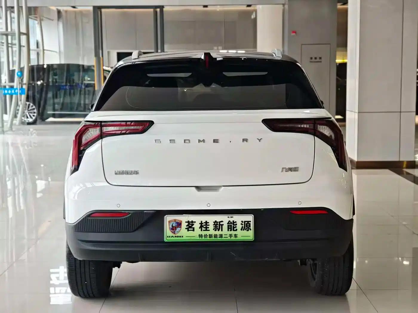Geely Geometry E Firefly 2023 Model 401KM Thunder Tiger 5-Seater — миниатюра 10