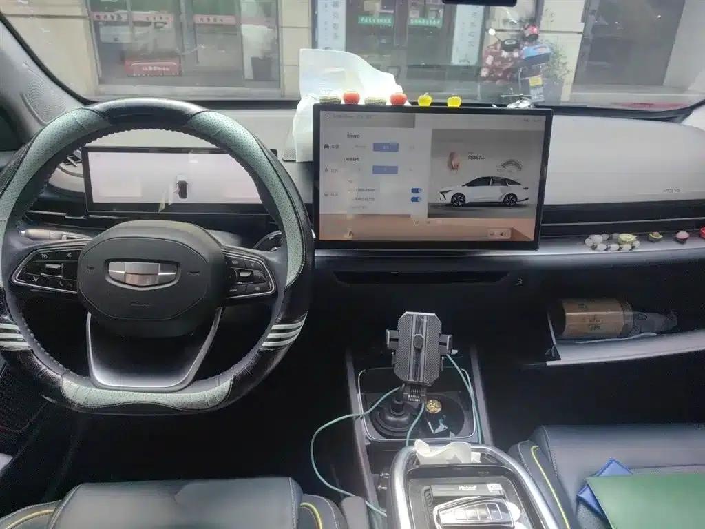 Geely Geometry G6 2024 Model 410KM Luxury Edition — миниатюра 13