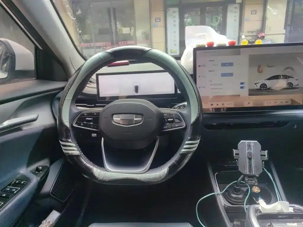 Geely Geometry G6 2024 Model 410KM Luxury Edition — миниатюра 3