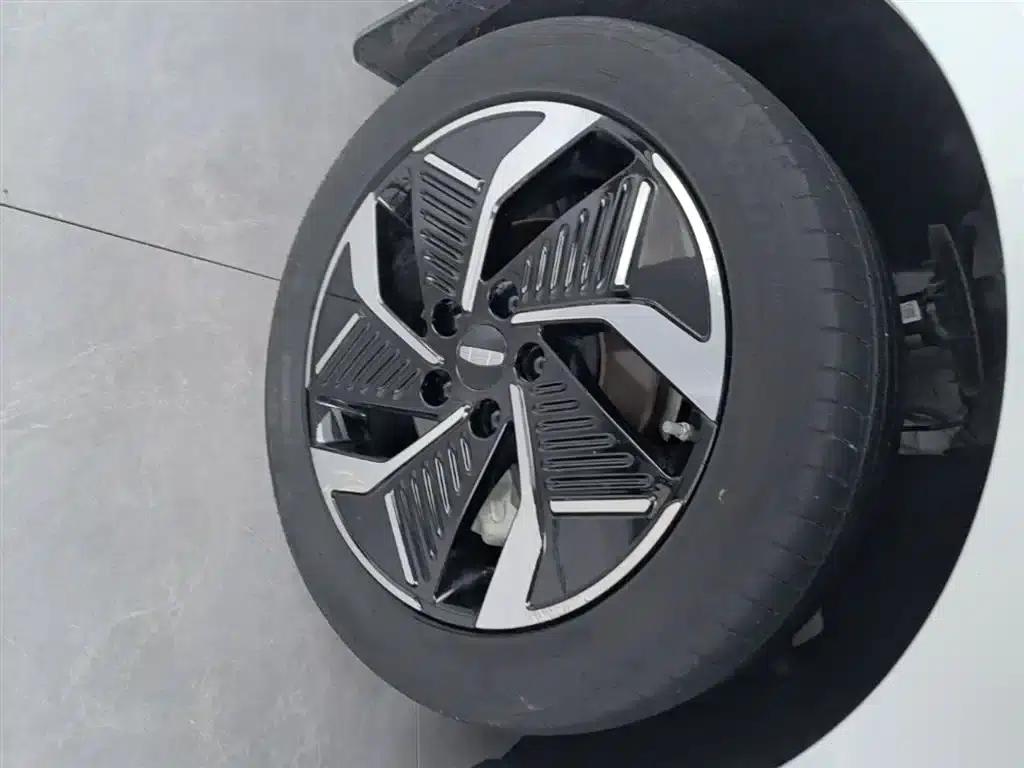 Geely Geometry G6 2024 500KM Comfort Edition — миниатюра 23