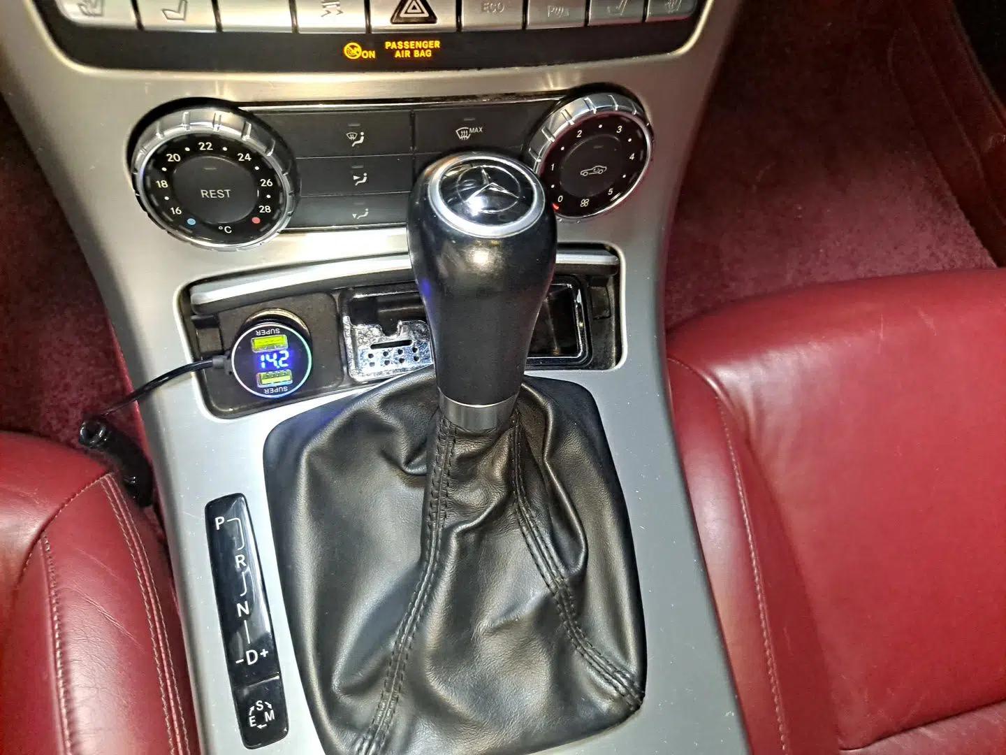 Mercedes-Benz SLK-Class 2011 SLK 200 Fashion Model — миниатюра 14