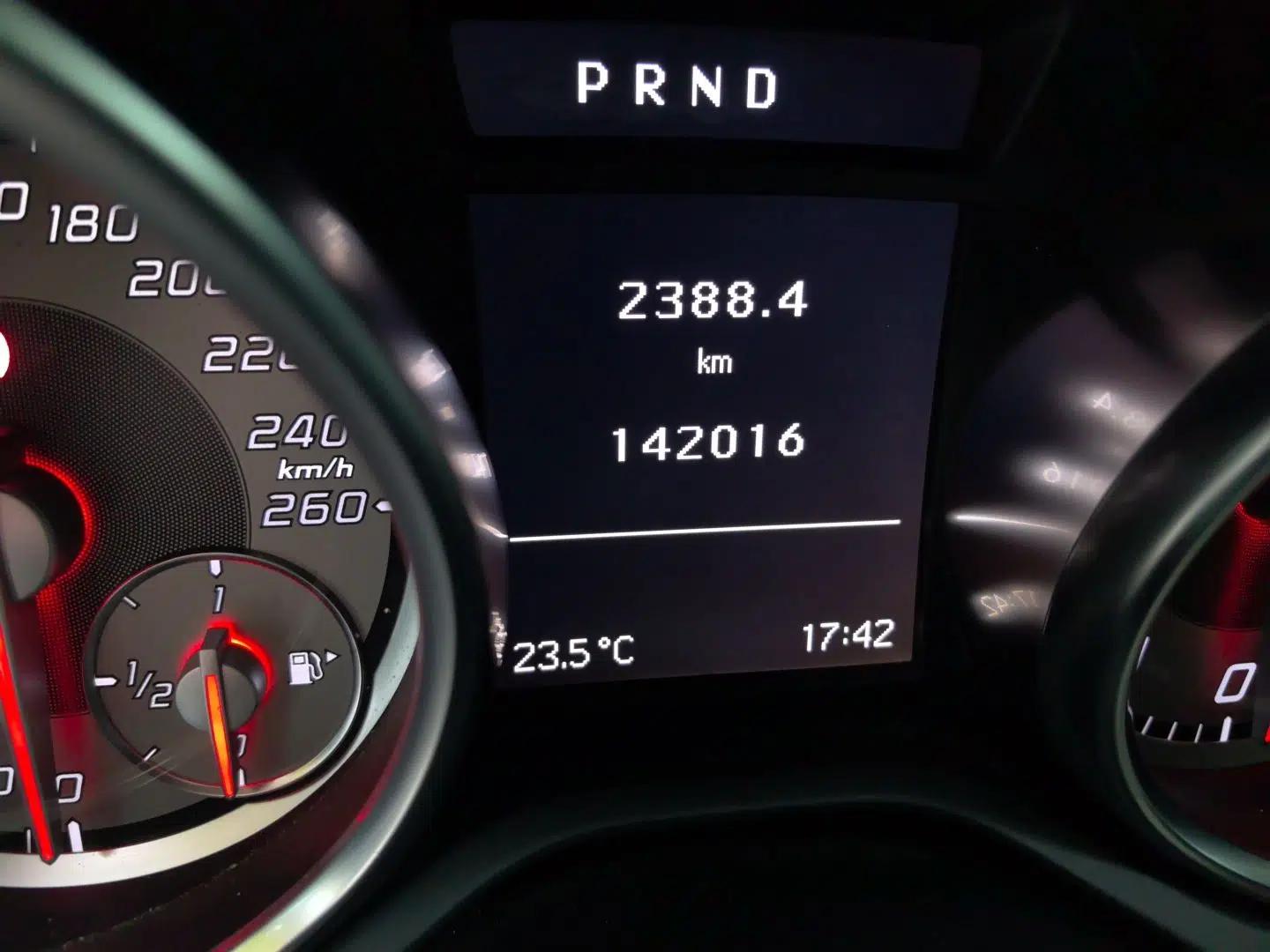 Mercedes-Benz SLK-Class 2011 SLK 200 Fashion Model — миниатюра 12
