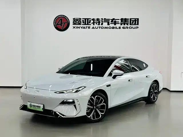 Galaxy E8 2025 Model 700km Long-Range Intelligent Driving Edition