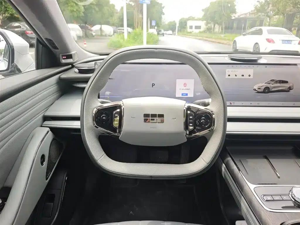 Galaxy E8 2025 Model 700km Long-Range Intelligent Driving Edition — миниатюра 7