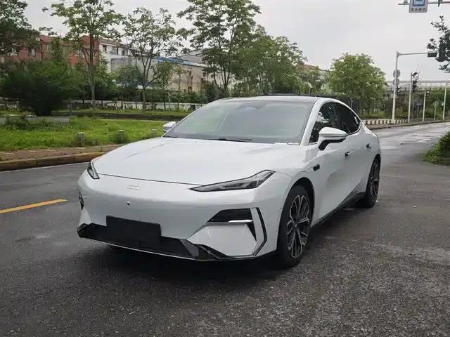 Galaxy E8 2025 Model 700km Long-Range Intelligent Driving Edition