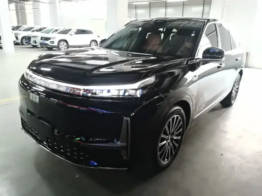 Galaxy M9 2025 210km/h AWD Navigator Edition — миниатюра 2