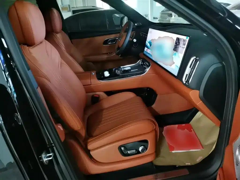 Galaxy M9 2025 210km/h AWD Navigator Edition — миниатюра 25