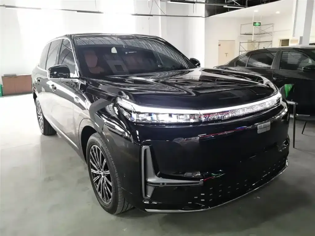 Galaxy M9 2025 210km/h AWD Navigator Edition — миниатюра 4