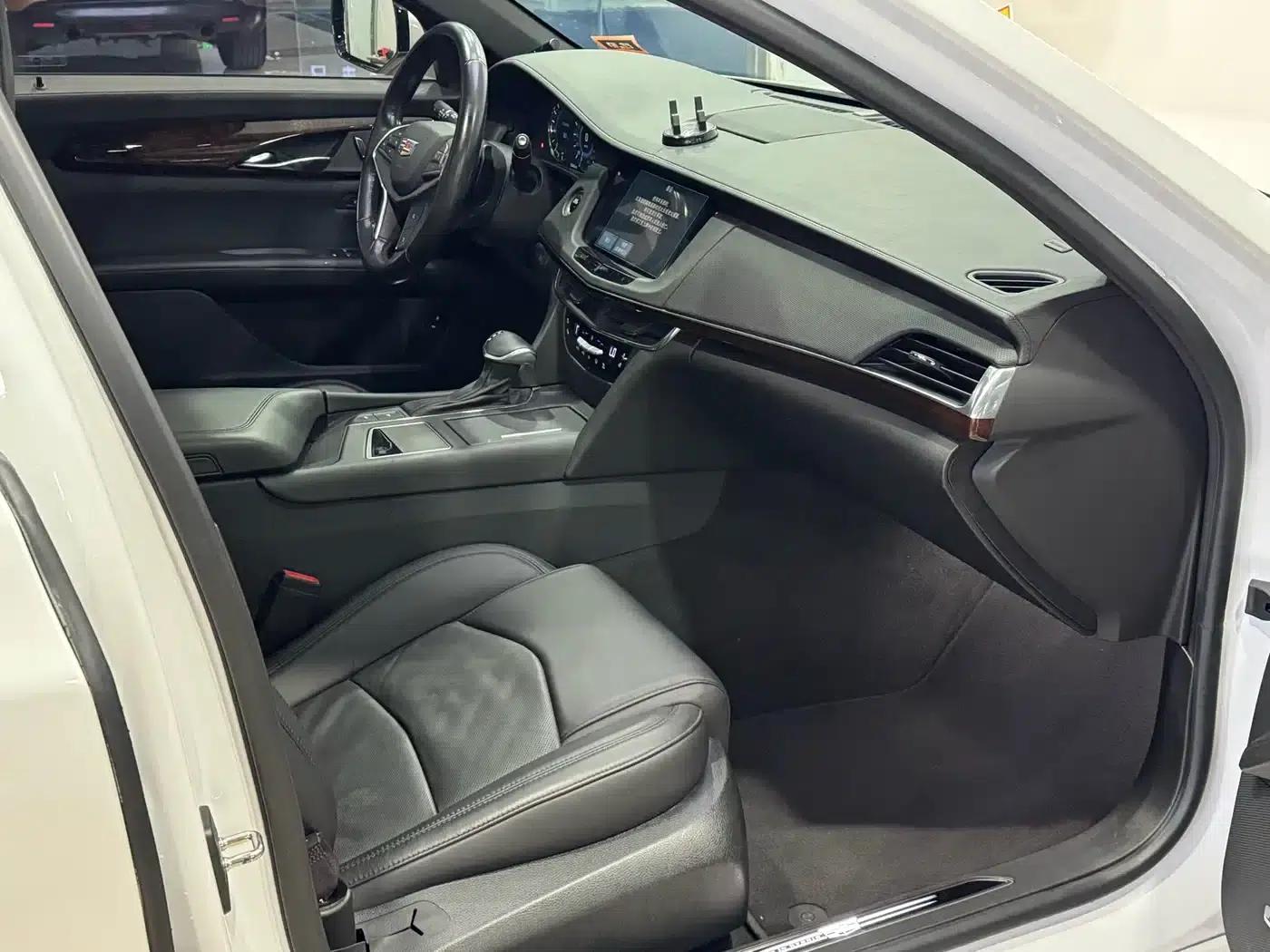 Cadillac CT6 Plug-in 2017 30E Elite — миниатюра 19