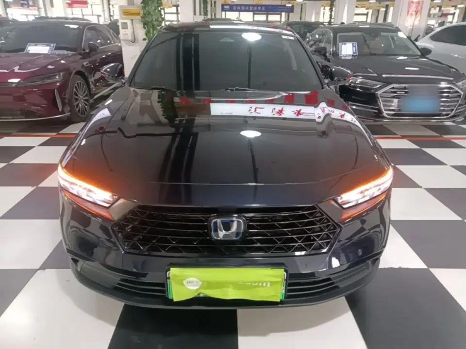 Honda Accord New Energy 2023 2.0L ePHEV Luxury Edition — миниатюра 2