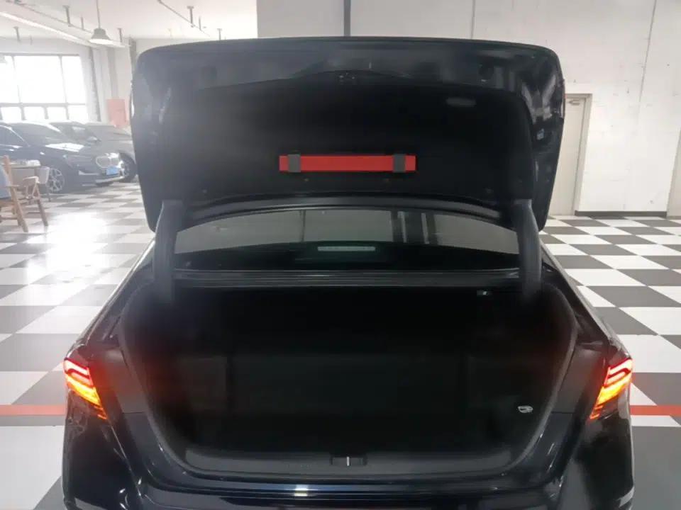 Honda Accord New Energy 2023 2.0L ePHEV Luxury Edition — миниатюра 22