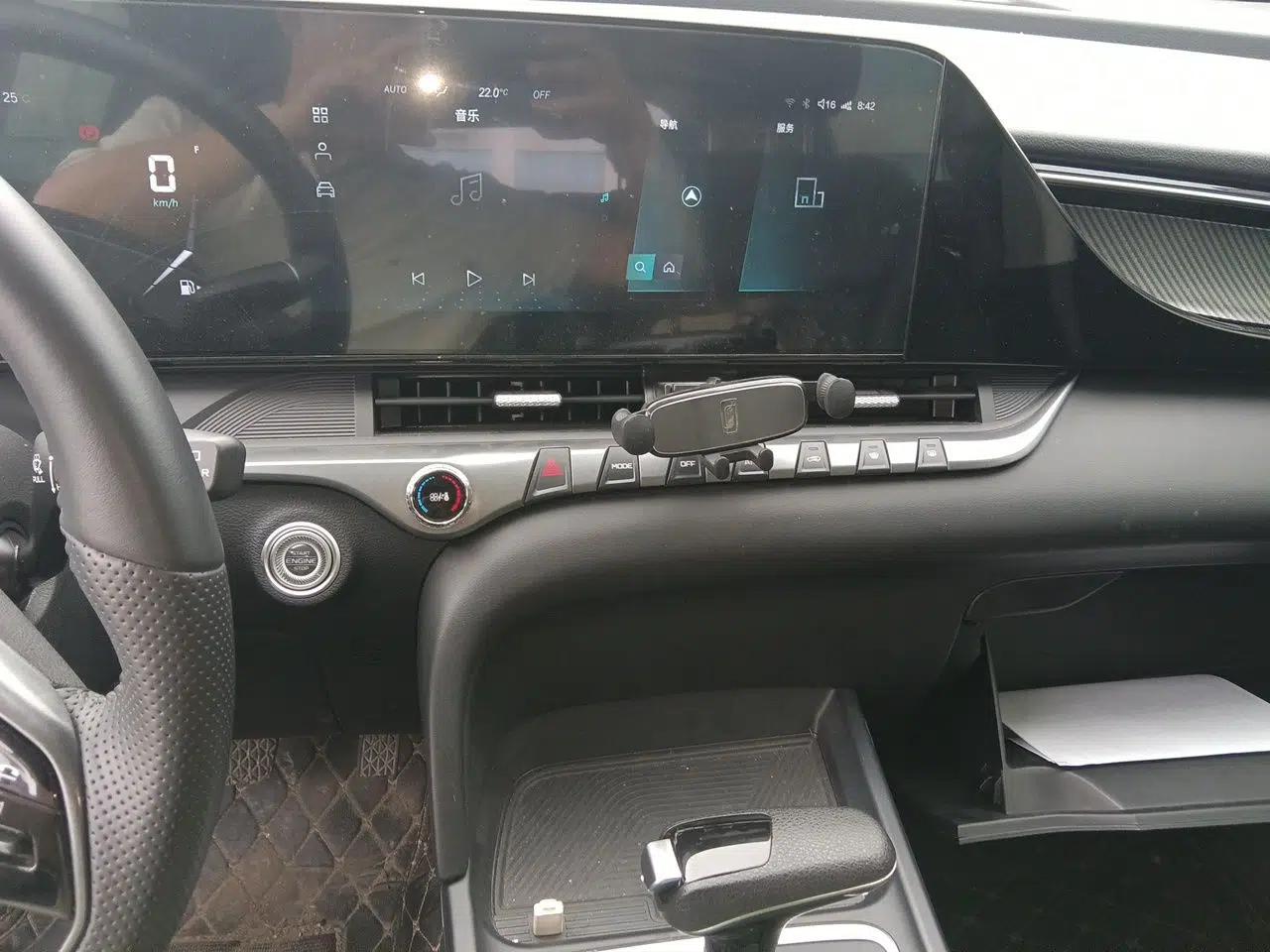 Bestune T55 2022 1.5T Automatic Leap Edition — миниатюра 13