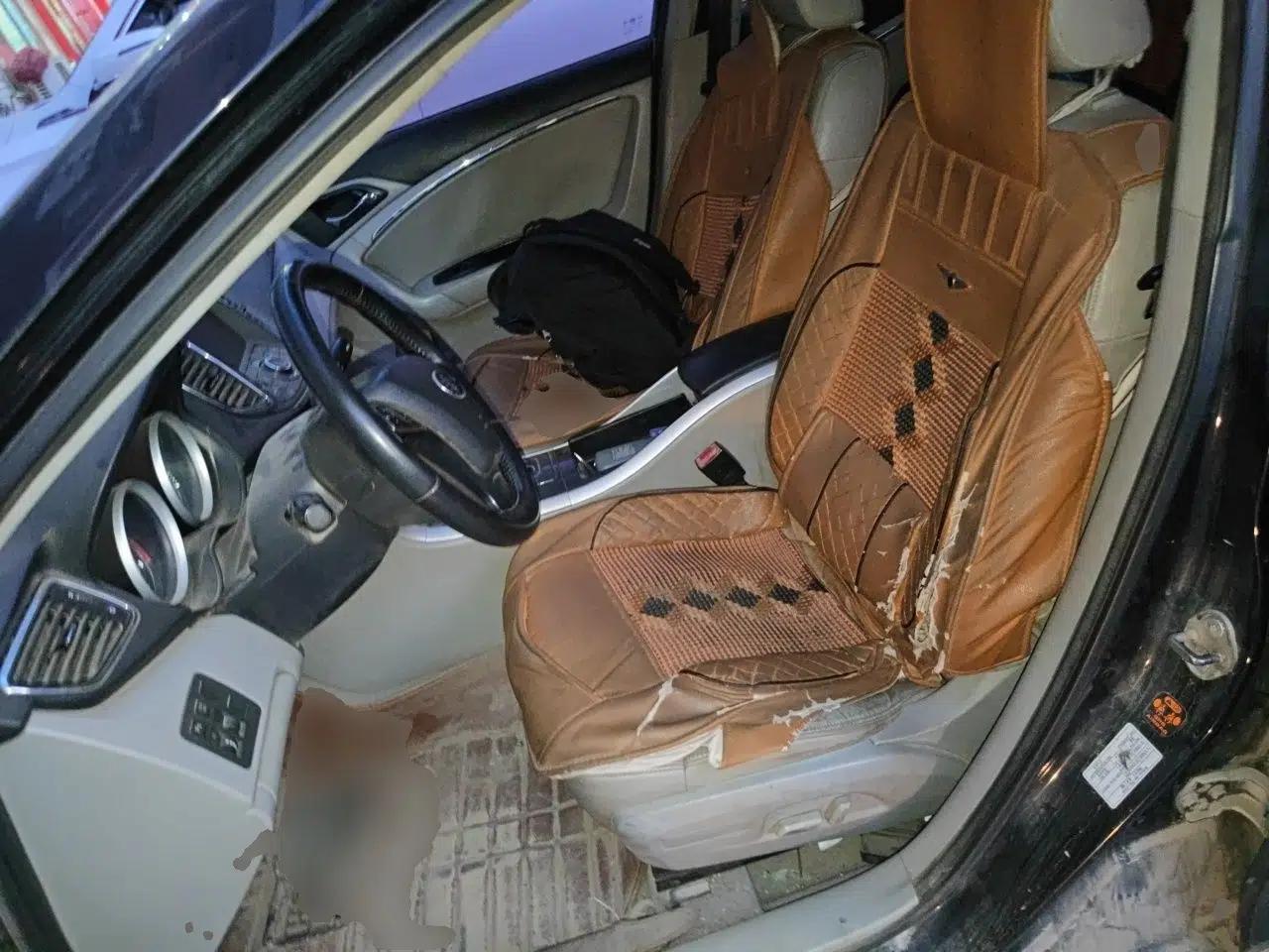 Bestune B90 2012 2.0L Automatic Luxury Edition — миниатюра 15