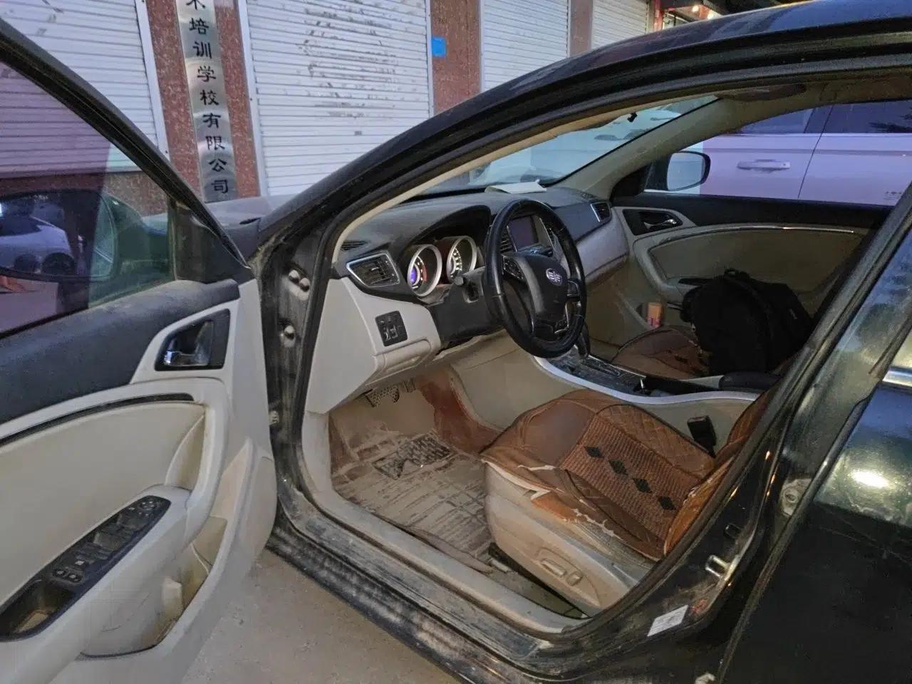 Bestune B90 2012 2.0L Automatic Luxury Edition — миниатюра 16
