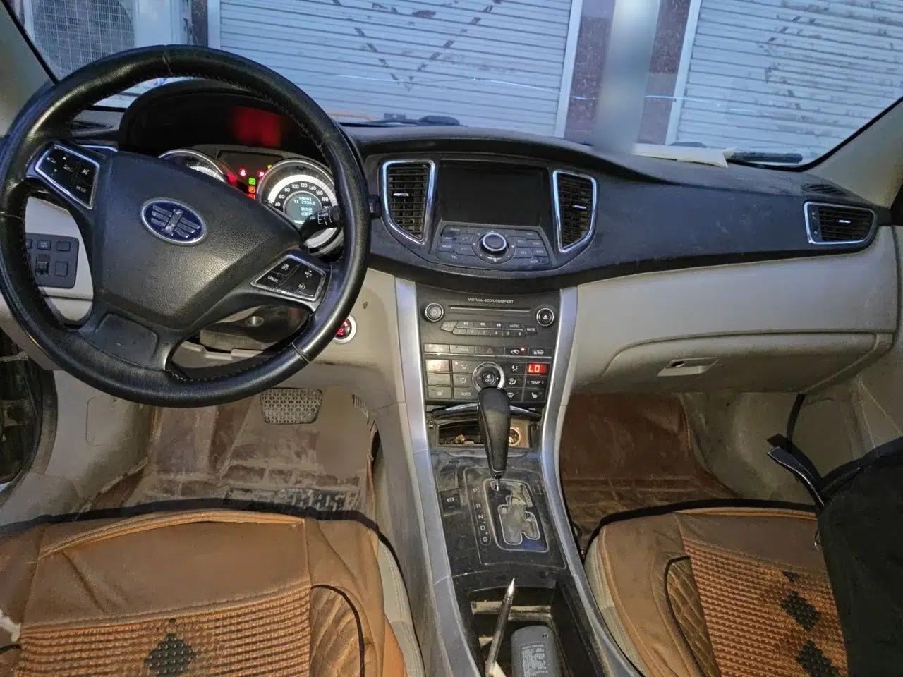 Bestune B90 2012 2.0L Automatic Luxury Edition — миниатюра 9