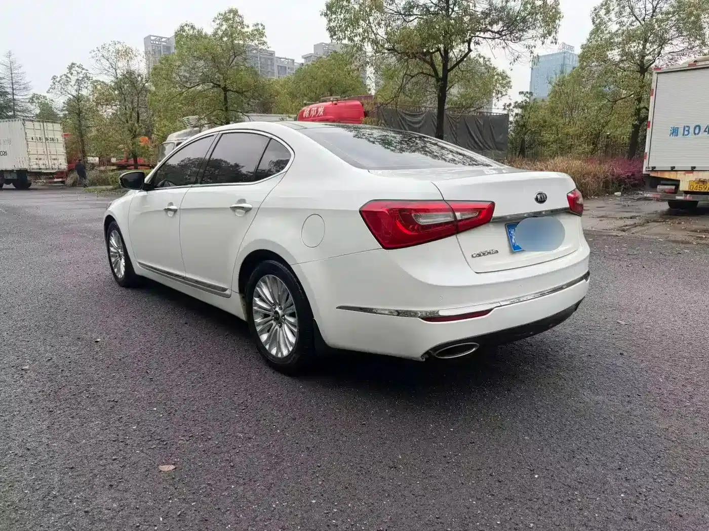 Kia K5 2013 2.4L Business Sunroof Model (National IV Emission Standard) — миниатюра 9