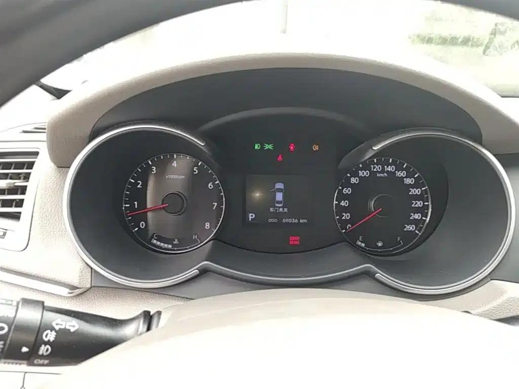 Kia K5 2012 2.4L Premium — миниатюра 12