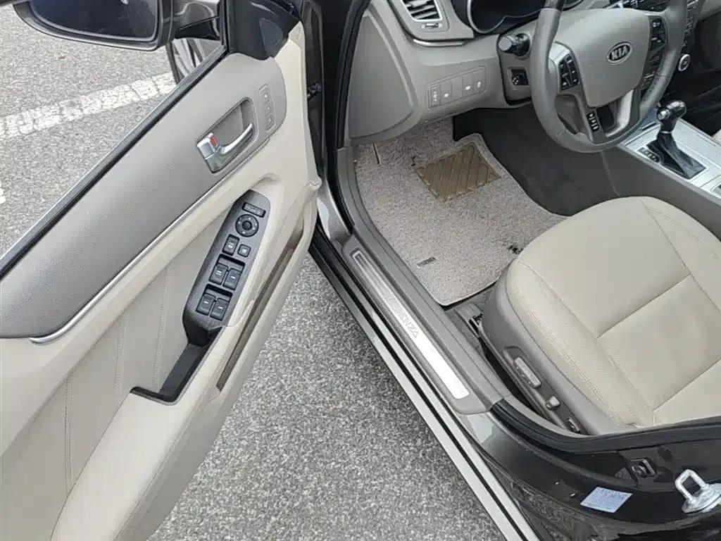 Kia K5 2012 2.4L Premium — миниатюра 16