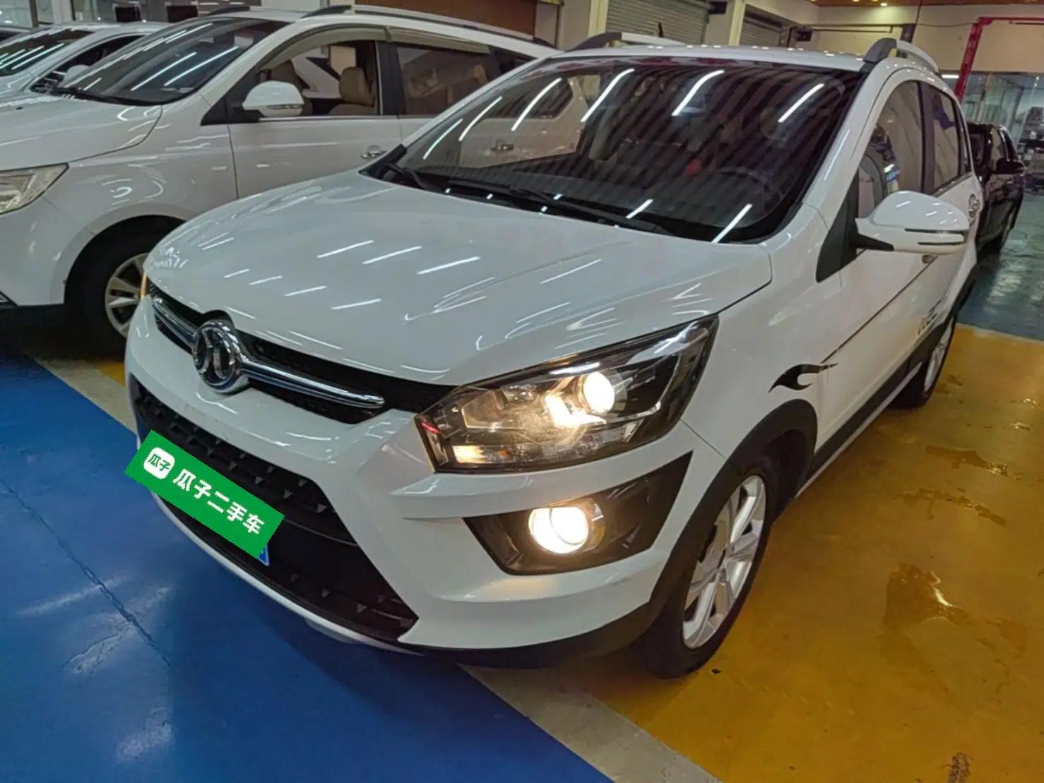 BAIC Senova X25 2015 1.5L manual Comfort trim level — миниатюра 1