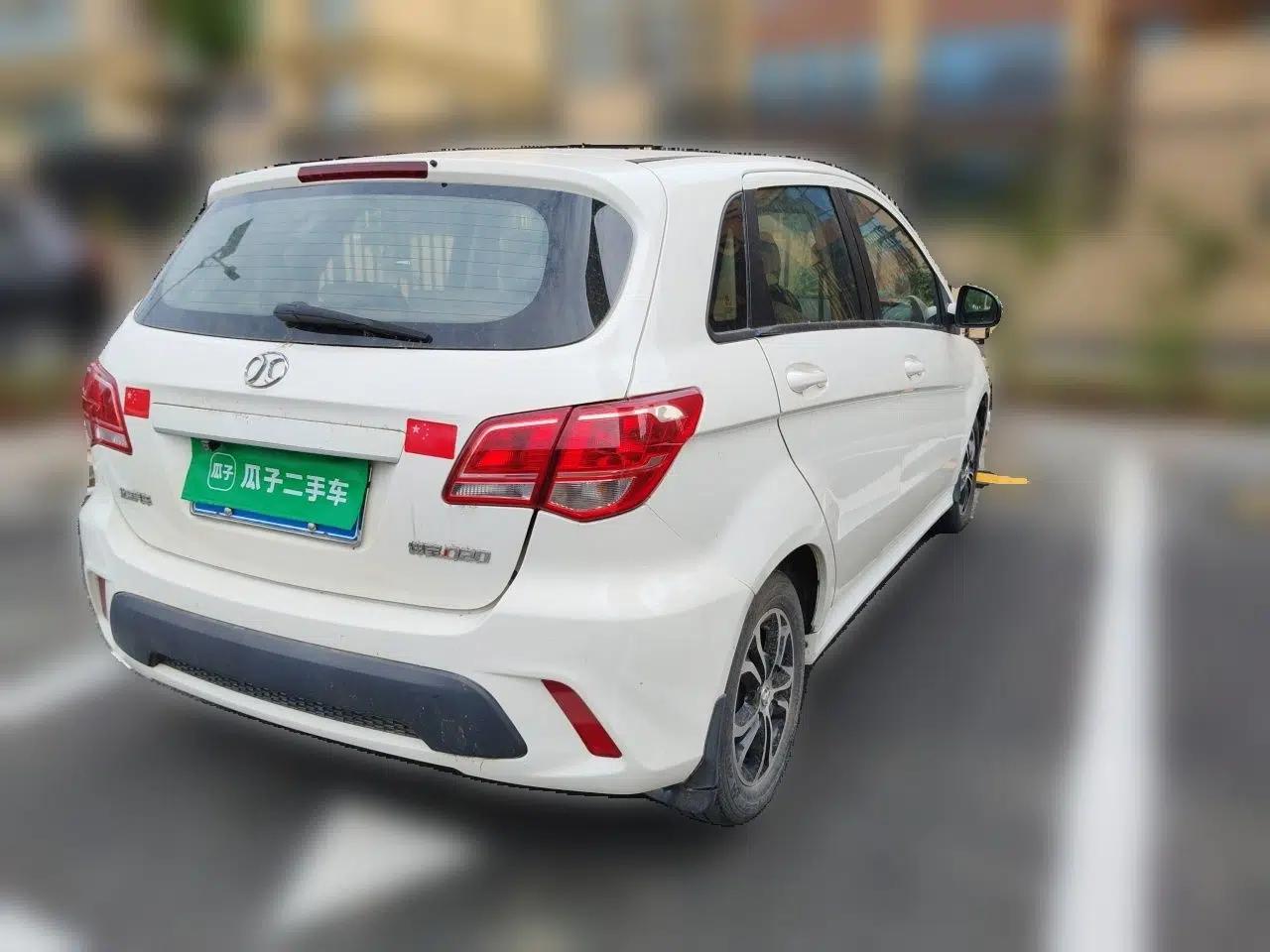 BAIC Senova D20 2015 Hatchback 1.5L Manual Lotte Edition — миниатюра 6