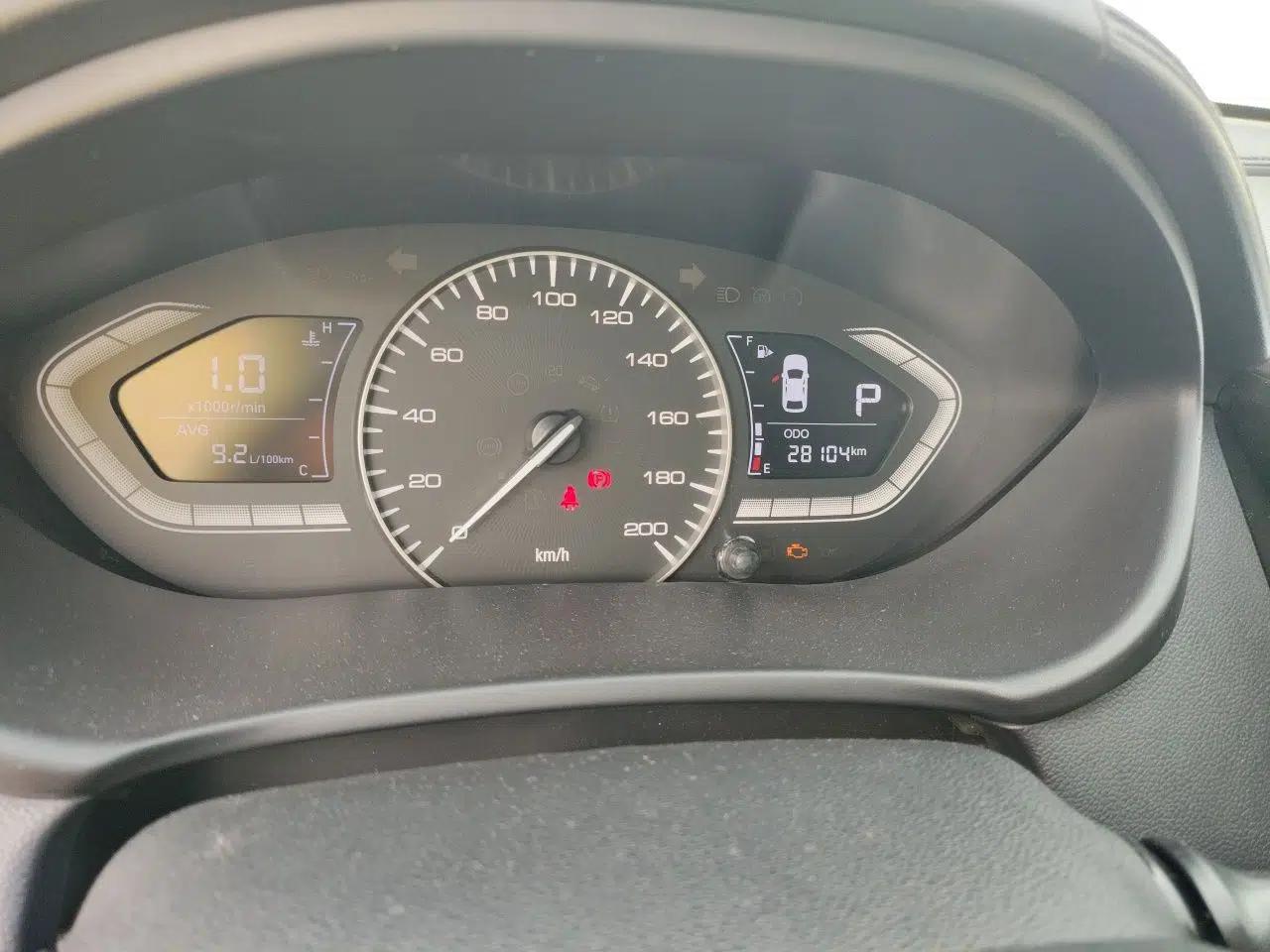 CHANGAN Alsvin 2019 1.5L DCT LianDong Cloud Edition — миниатюра 12