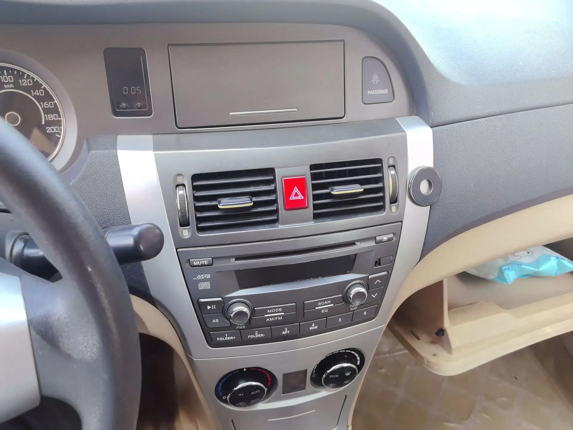 Great Wall C30 2012 1.5L Manual Luxury Version — миниатюра 13