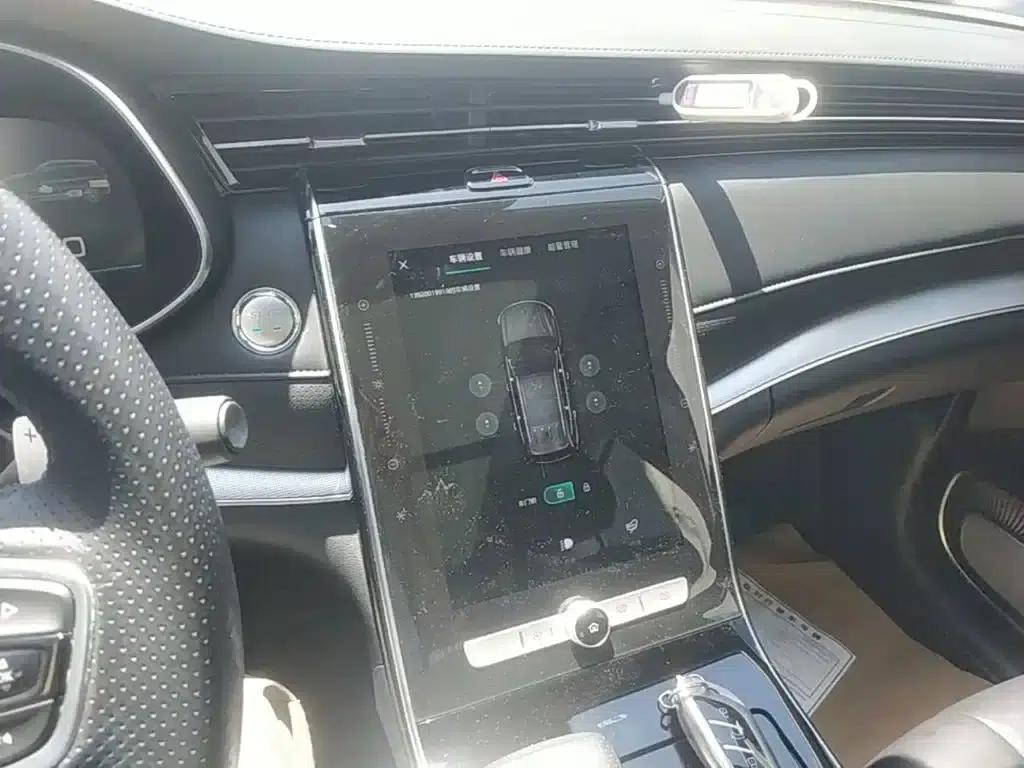 Roewe RX5 eMAX 2020 500PHEV Intelligent Cockpit Flagship Edition — миниатюра 13