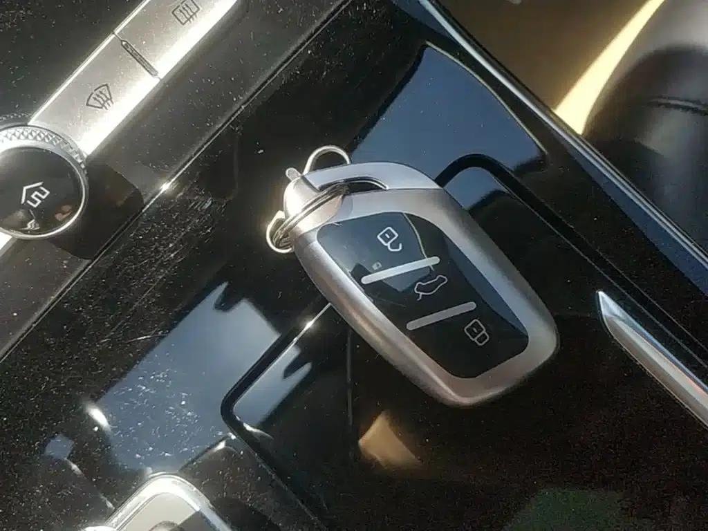 Roewe RX5 eMAX 2020 500PHEV Intelligent Cockpit Flagship Edition — миниатюра 9