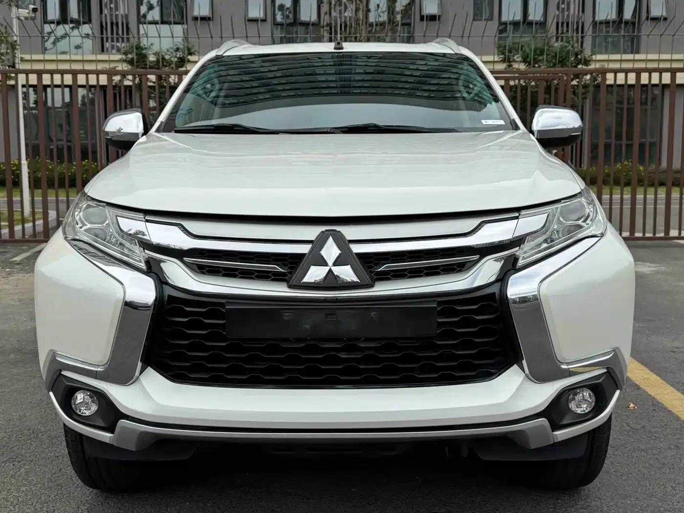 2019 Pajero Sport Imported 3.0L Standard Edition — миниатюра 2